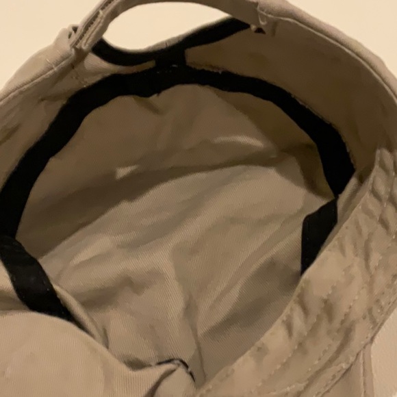 💰🚨CLEARANCE 🚨💰
Hat with a peace sign patch. - Picture 4 of 5